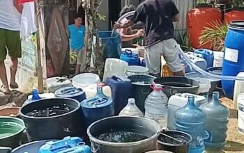 Peduli Kekeringan di Desa Jalatunda Banjarnegara, SPPG Purwasaba Droping Ribuan Liter Air Bersih