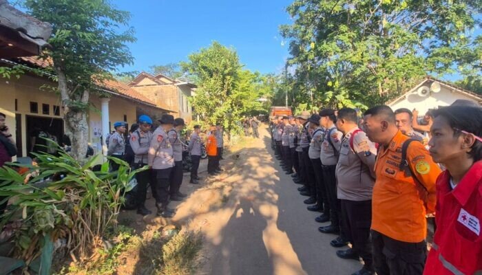 AKBP Aryo Dwi Wibowo Kawal Langsung Evakuasi Korban Gunung Piramid Bondowoso