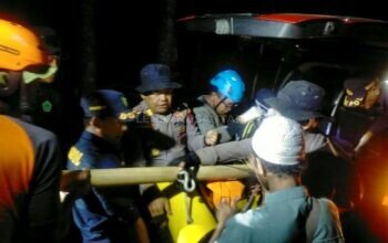 Sakera Bondowoso Apresiasi Tim Gabungan yang Berhasil Mengevakuasi Dua Korban Gunung Piramid