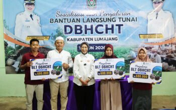 Manfaat Cukai Kembali ke Masyarakat: 100 Buruh Pabrik Rokok di Senduro Terima BLT DBHCHT Rp600 Ribu