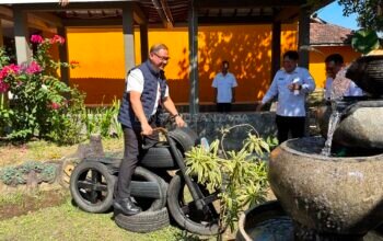 Taman Estetik SMKN 3 Bondowoso Bikin Kadindik Jatim Terpukau: Ada Miniatur Sepeda Motor dari Ban Bekas!