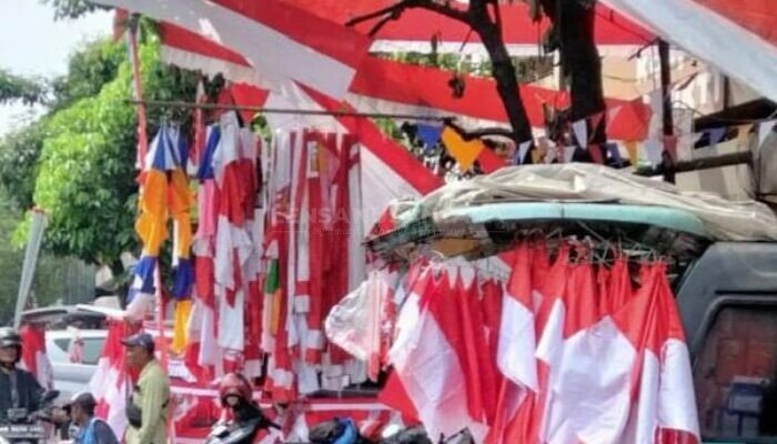 Semarak HUT RI ke-81, Merah Putih Berkibar dari Desa Hingga Kota Rembang