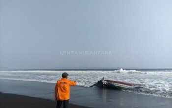 Tiga Nelayan Hilang di Perairan Pantai Paseban, BPBD Jember Lanjutkan Operasi SAR