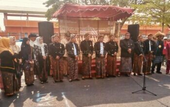 Bupati Harno Buka Karnaval HUT RI ke-81 Rembang