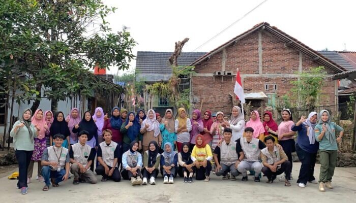 KKN di Desa Adipasir Banjarnegara, Mahasiswa UMNU Kebumen, Ajarkan Masyarakat Buat Pupuk Organik