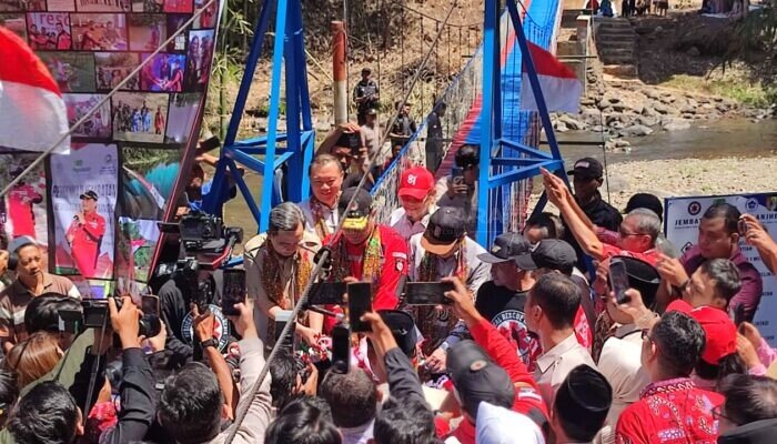 Jembatan Lembung Lanjheng Jelbuk Jember Diresmikan, Gus Fawait Pemerataan Infrastruktur Pelosok Desa
