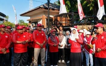 ‎Ribuan Warga Magetan Meriahkan Jalan Sehat Kemerdekaan Dalam Rangka HUT RI ke-81 dan HUT Bank Jatim ke-65‎