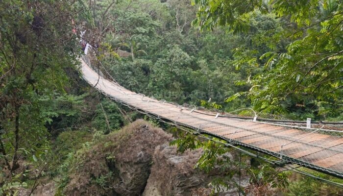 Baru Saja Diresmikan Jembatan Gantung Pongpet Anjlok, Saat Rombongan Pejabat Melintas