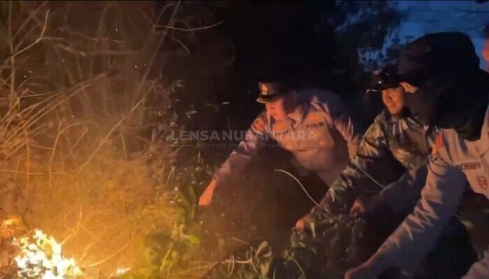 Kapolres Aryo bersama Tim Gabungan Tembus Medan Ekstrem, Padamkan Karhutla di Lereng Ijen